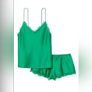 VICTORIA SECRET Green Pajama Set